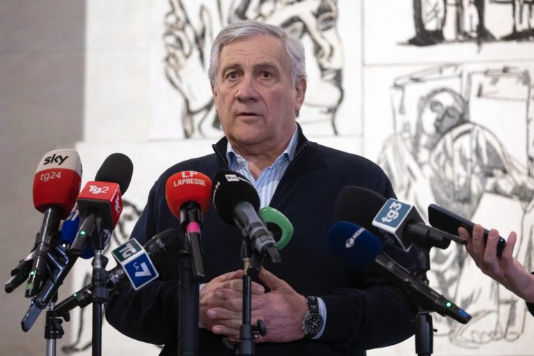 Riunione al ministero degli Esteri sulla crisi in Iran: creata una “Task Force Golfo” per l’assistenza agli italiani bloccati nella regione