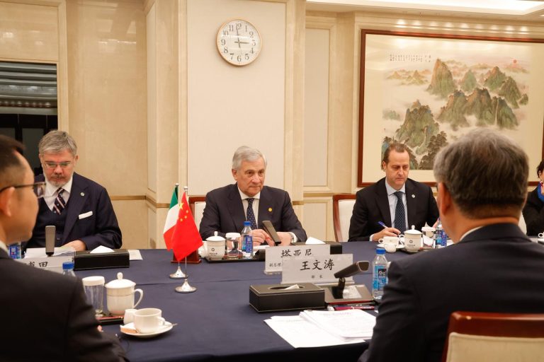 Tajani arrivato a Pechino. Confronto su Iran, Ucraina e Commissione Economica Mista