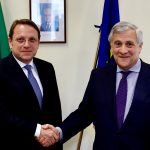 Tajani incontra il commissario europeo per la salute Várhelyi: da crisi Hormuz effetti anche su export e trasporto di medicinali