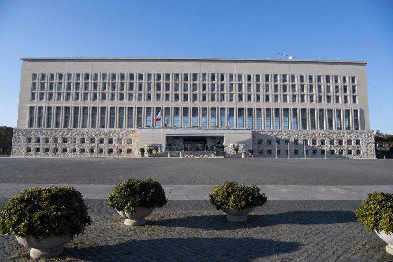 notizie cs FARNESINA FACCIATA