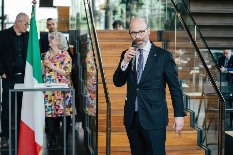 Helsinki, esposizione di fotografie di Lia Pasqualino ph. credits Tommaso Novi
