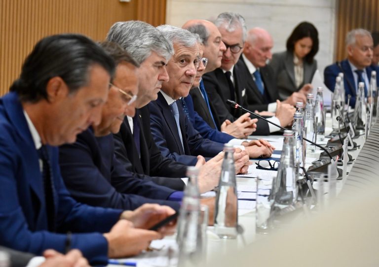 I Ministri Tajani e Mazzi alla firma delle Convenzioni degli enti attuatori per il Turismo delle Radici