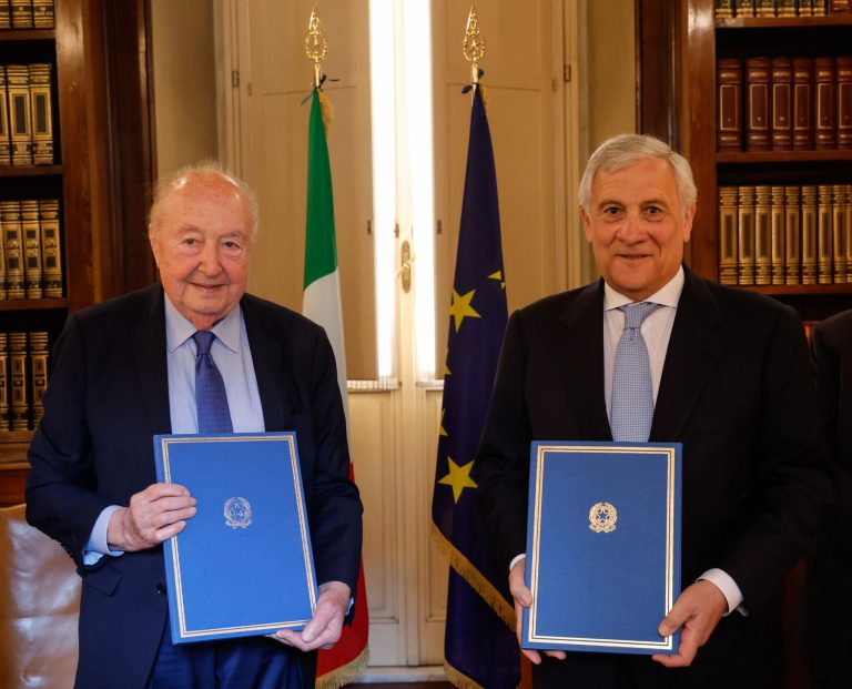 Il Ministro Tajani firma la Convenzione MAECI-Treccani_2