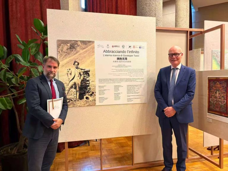 Pechino, inaugurata la mostra “Abbracciando l’infinito. L’eterna ricerca di Giuseppe Tucci”