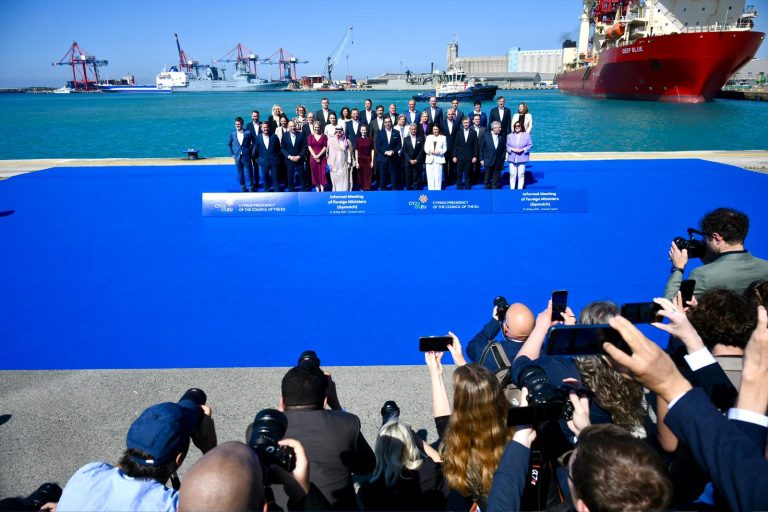 Tajani in missione a Cipro