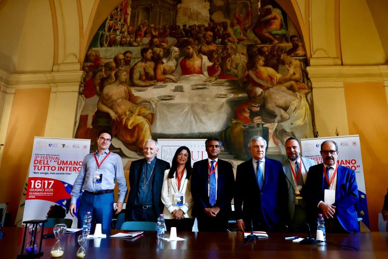 Dialogo tra Tajani – Zuppi oggi al Festival dell’“Umano Tutto Intero”