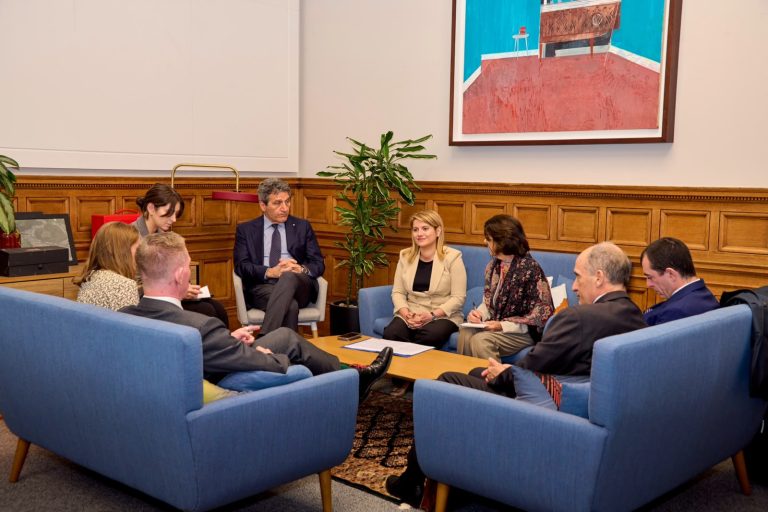 Il Sottosegretario Tripodi incontra il Ministro di Stato per il Commercio del Regno Unito Bryant