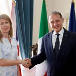 Incontro tra il Vice Ministro Cirielli e la Ministra della Gran Bretagna per la cooperazione internazionale e l’Africa del Regno Unito, Jennifer Chapman of Darlington