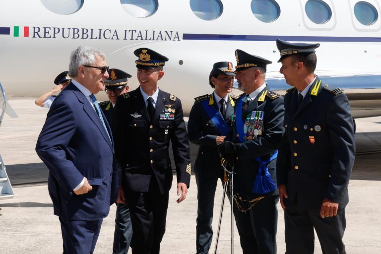 Tajani a Foggia per le celebrazioni per il 252° anniversario della Guardia di Finanza