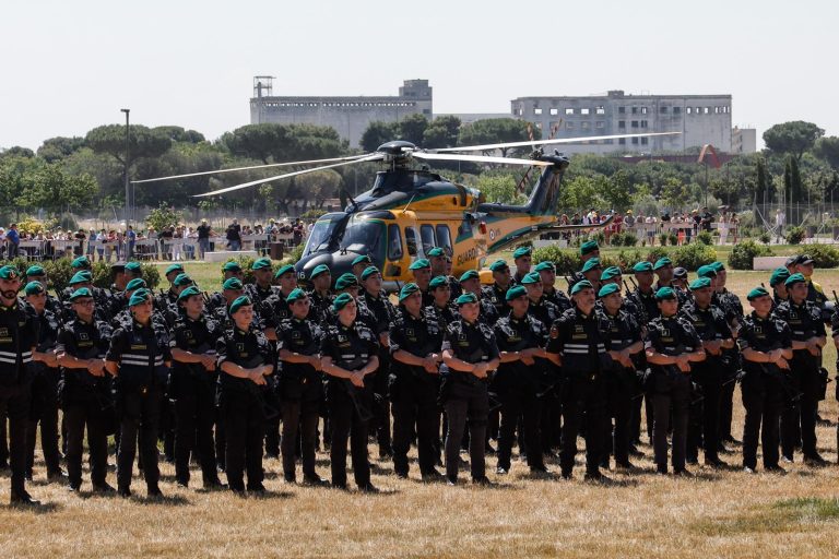 Tajani a Foggia per le celebrazioni per il 252° anniversario della Guardia di Finanza