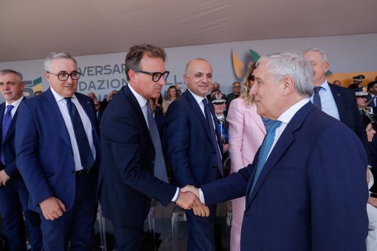 Tajani a Foggia per le celebrazioni per il 252° anniversario della Guardia di Finanza