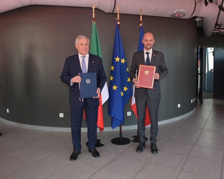 Tajani firma due dichiarazioni con il Ministro Barrot