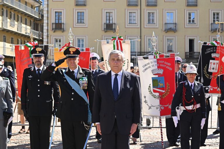 Tajani ad Aosta per celebrare il 212° anniversario della Fondazione dell’Arma dei Carabinieri