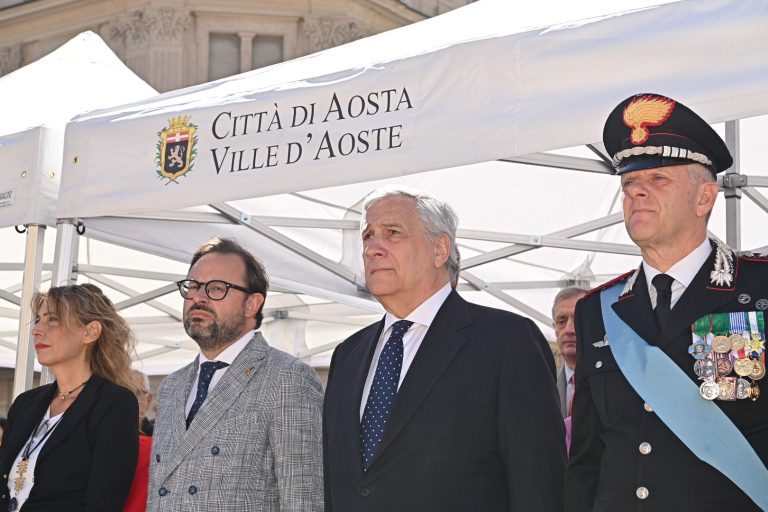 Tajani ad Aosta per celebrare il 212° anniversario della Fondazione dell’Arma dei Carabinieri