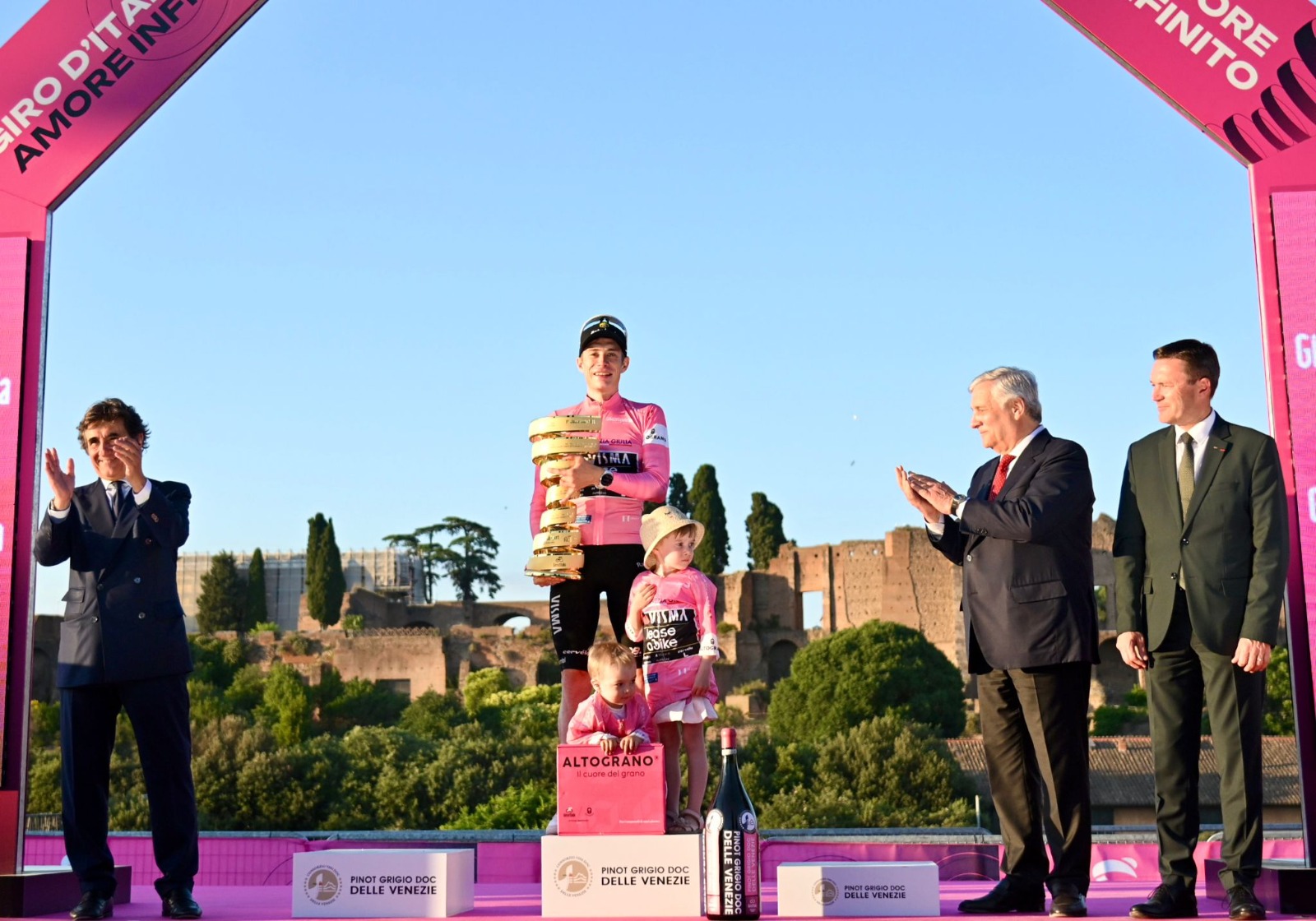 Tajani_Giro_Italia_2026