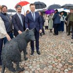 Vilnius, Inaugurata la scultura „Lupo“ per il 35° anniversario delle relazioni diplomatiche