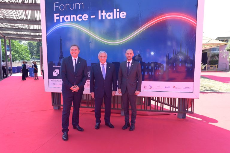 Vertice Italia-Francia: Tajani interviene al Forum economico e firma dichiarazione su cooperazione rafforzata con Ministro Barrot