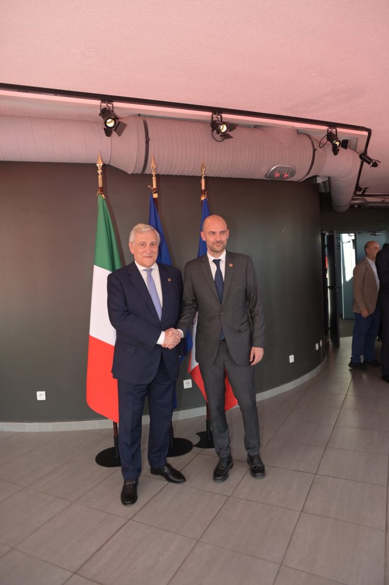 Vertice Italia-Francia: Tajani interviene al Forum economico e firma dichiarazione su cooperazione rafforzata con Ministro Barrot