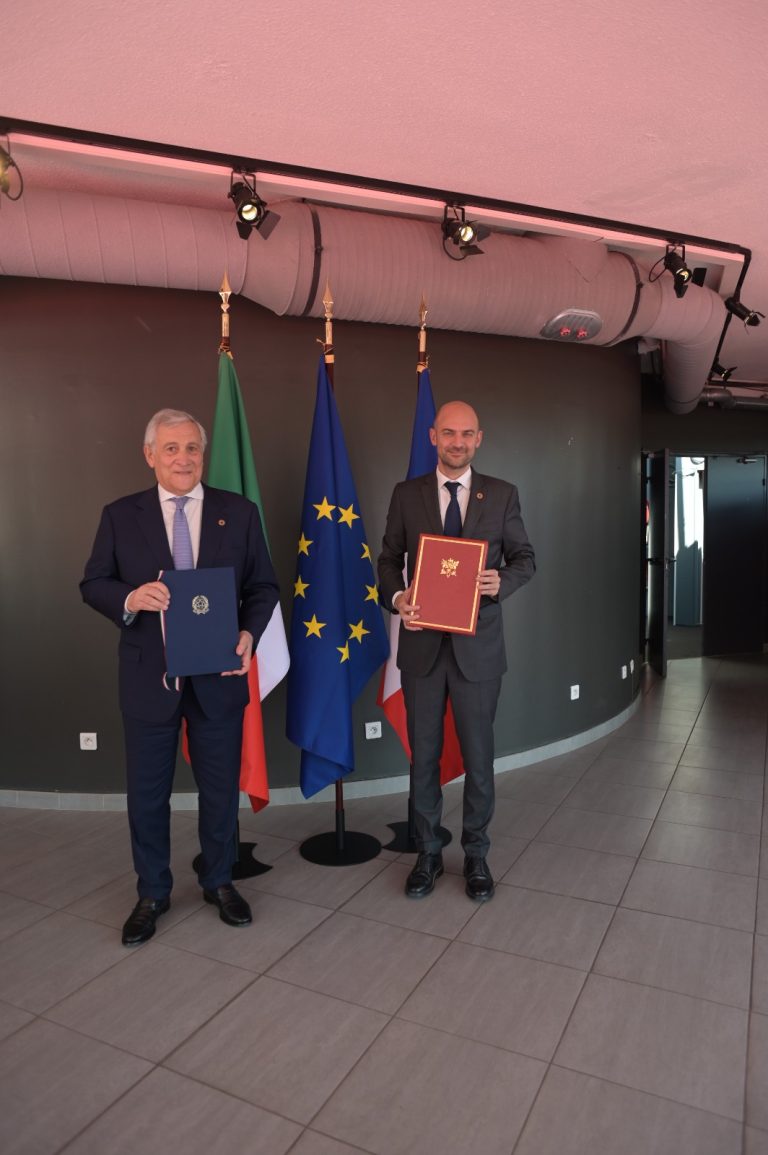 Vertice Italia-Francia: Tajani interviene al Forum economico e firma dichiarazione su cooperazione rafforzata con Ministro Barrot