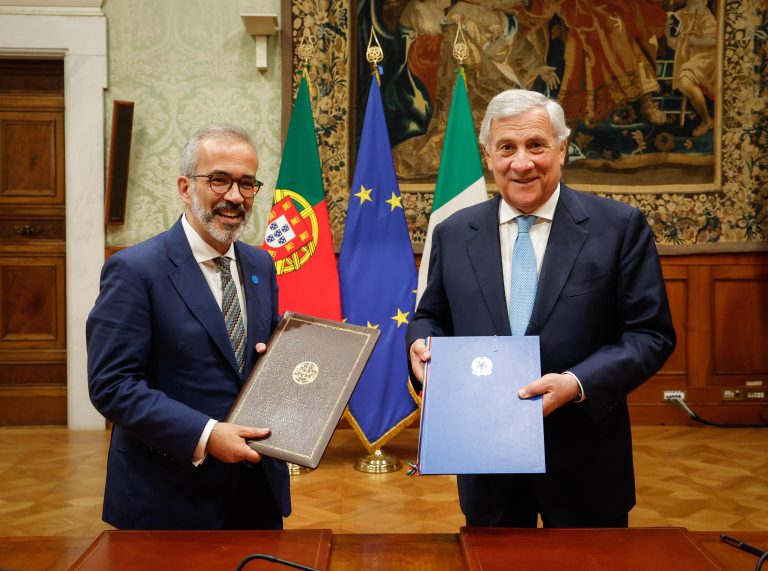 Il Ministro Tajani firma un’intesa con il Ministro portoghese Rangel