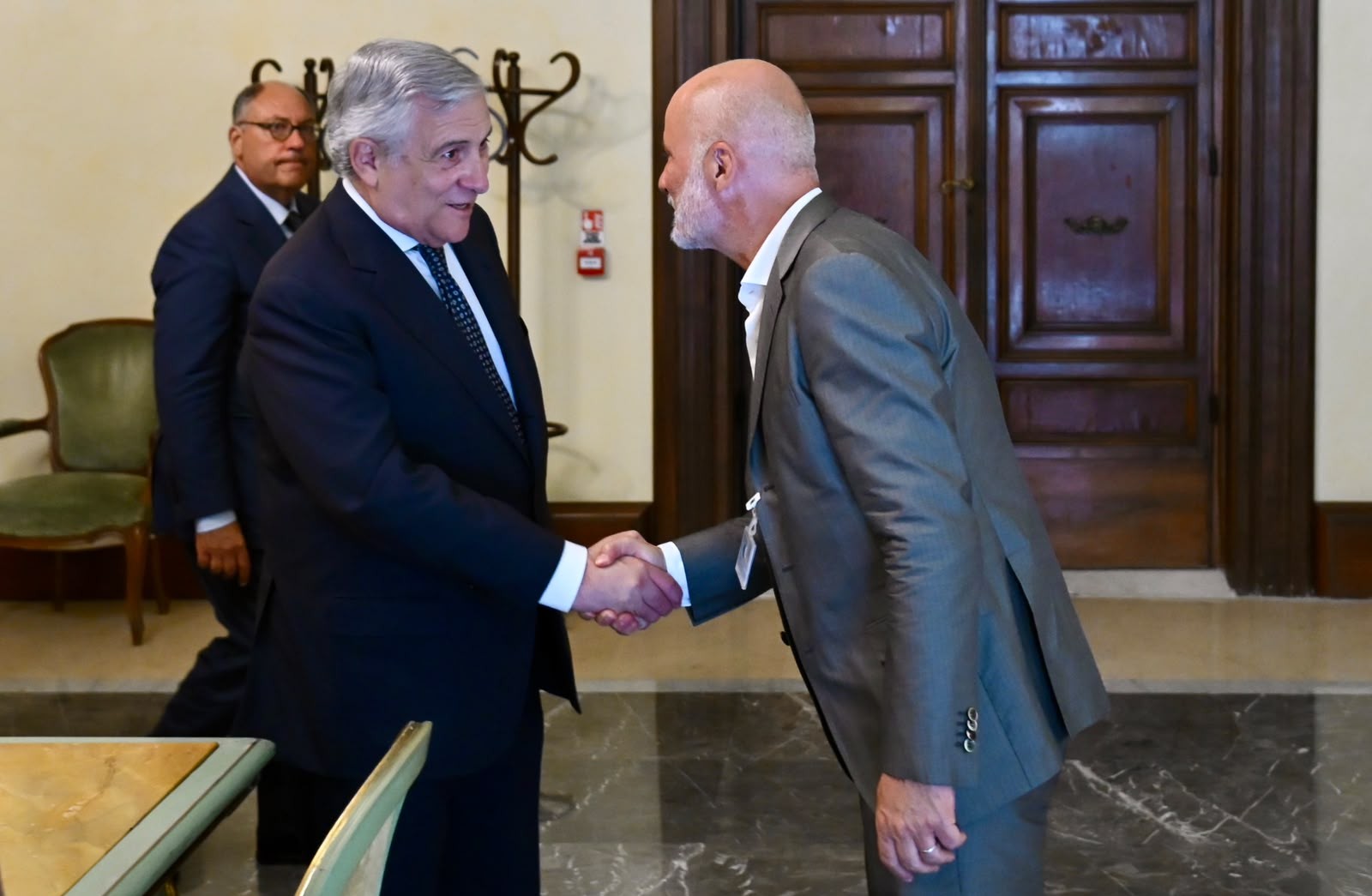 Il-Ministro-Tajani-incontra-lAssociazione-Oltre-Crans-Montana