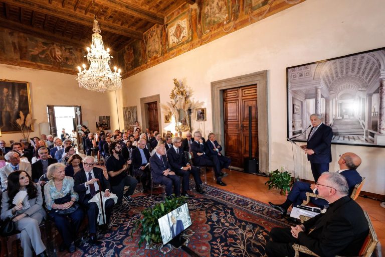 Il Ministro Tajani partecipa alla presentazione del libro “Pasqua di pace”