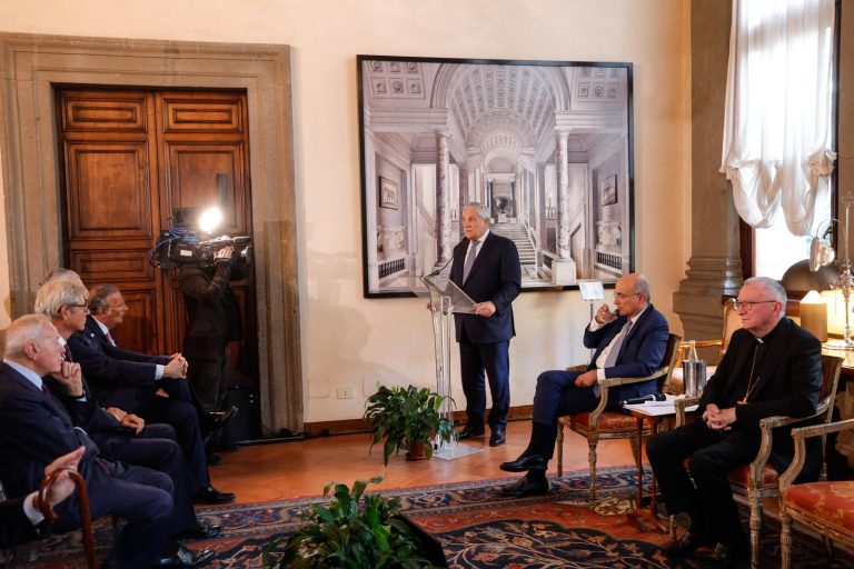 Il Ministro Tajani partecipa alla presentazione del libro “Pasqua di pace”