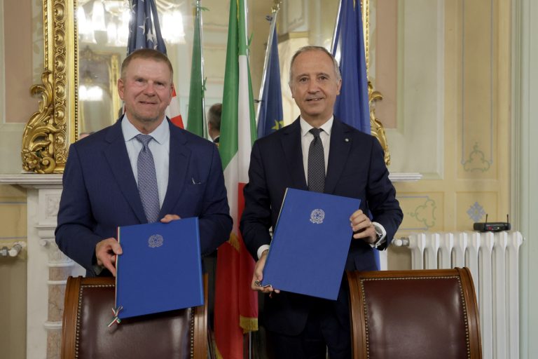 L'Italia aderisce alla Pax Silica