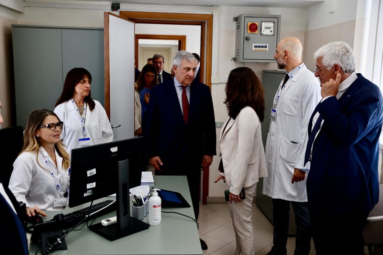 Tajani inaugura il Poliambulatorio rinnovato del MAECI aperto alla cittadinanza. Nuove convenzioni con Gemelli e Bambin Gesù