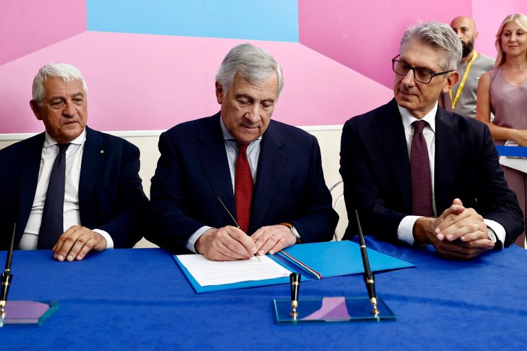 Tajani inaugura il Poliambulatorio rinnovato del MAECI aperto alla cittadinanza. Nuove convenzioni con Gemelli e Bambin Gesù