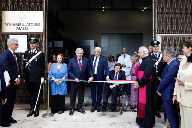 Tajani inaugura il Poliambulatorio rinnovato del MAECI aperto alla cittadinanza. Nuove convenzioni con Gemelli e Bambin Gesù