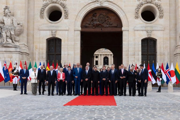 Tajani a Bruxelles e Parigi per il Consiglio Affari Esteri UE, il vertice anti-missili balistici e la coalizione dei volenterosi
