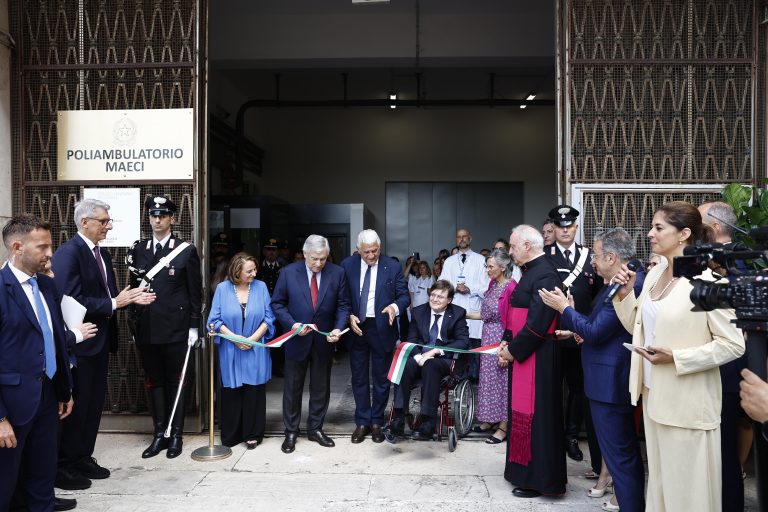 Tajani inaugura il Poliambulatorio rinnovato del MAECI aperto alla cittadinanza. Nuove convenzioni con Gemelli e Bambin Gesù