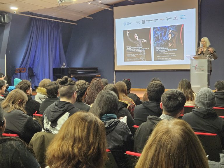 Santiago del Cile, in scena Mistero Buffo per il centenario della nascita di Dario Fo