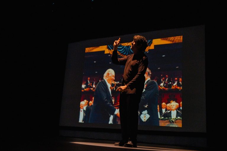 Santiago del Cile, in scena Mistero Buffo per il centenario della nascita di Dario Fo Foto credits: NICOLÁS RETAMAL