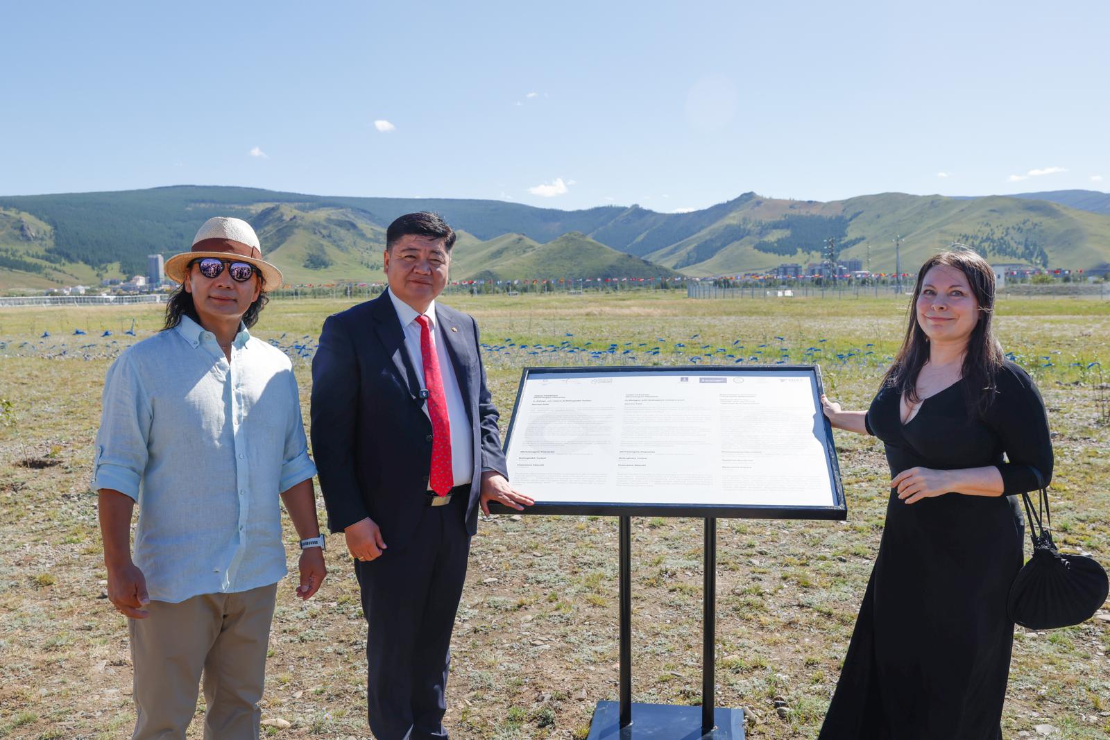 “Il Terzo Paradiso” di Pistoletto in Mongolia