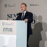 Caffè e cacao, l’impegno dell’Italia per filiere più sostenibili e inclusive: il Vice Ministro Cirielli al Meeting di Rimini