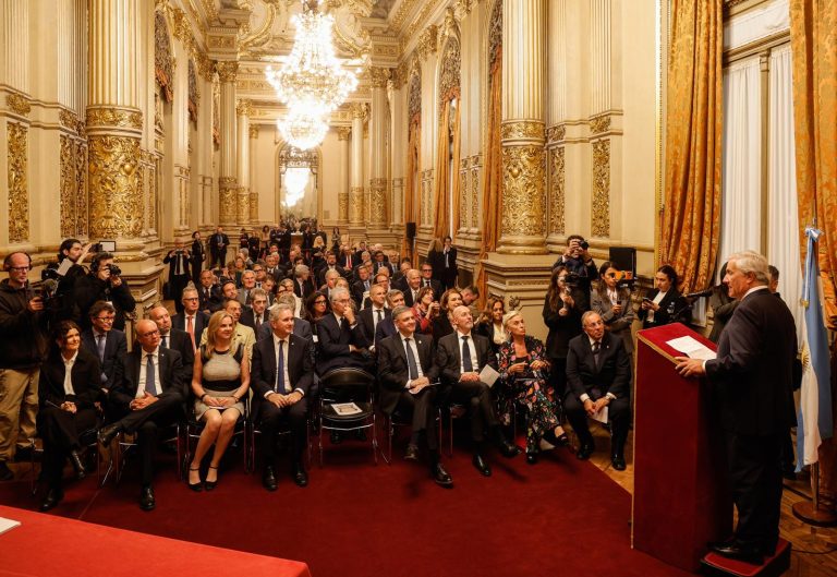 Visita di Tajani in Argentina: accordo di collaborazione San Carlo – Teatro Colón nel quadro di Neapolis 2500