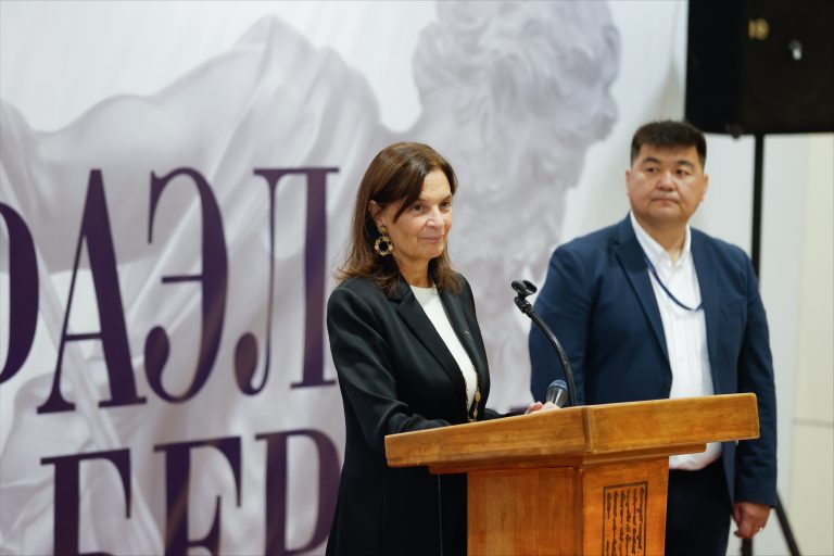 Ulaanbaatar, inaugurata la mostra “Il vento del grande mare attraverso la steppa: Raffaello e Bernini”