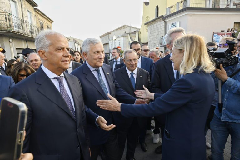 Tajani a Napoli per incontro con industriali e conferenza stampa su Med Dialogues e Neapolis. Ad Avellino intitolazione della strada ad Alfredo Covelli