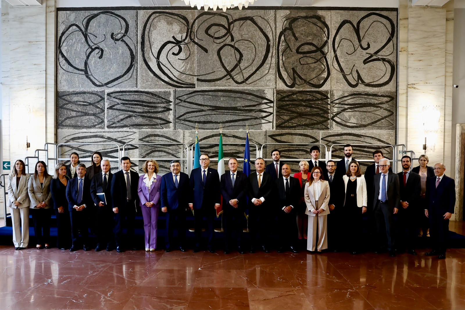 Gruppo di Lavoro Intergovernativo italo-kazako alla Farnesina presieduto dal Vice Ministro Cirielli