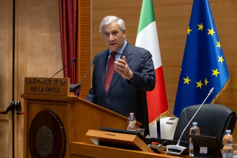 Il Ministro Tajani e il Sottosegretario Dell’Utri partecipano alla seconda conferenza nazionale della Difesa “Artico e Antartide”